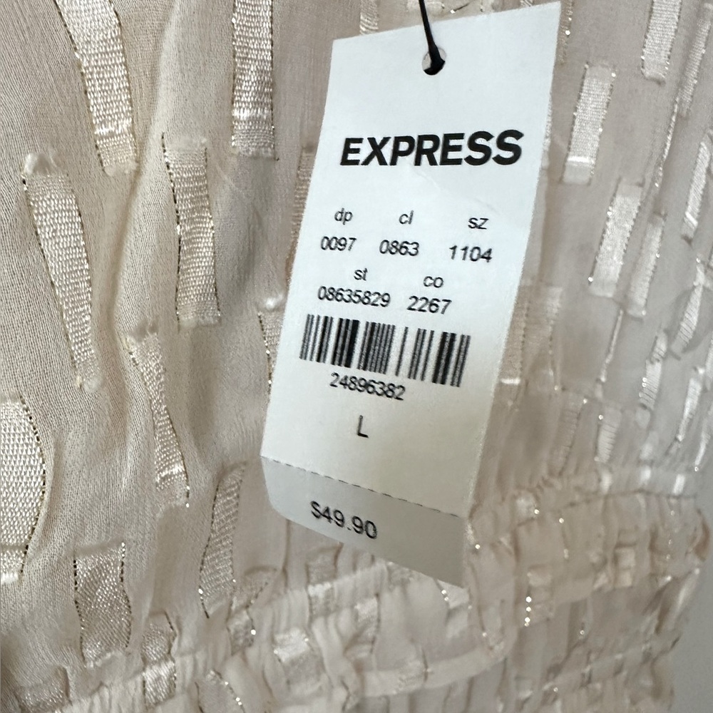 NWT! Express cream blouse with metallic gold details and ruffles in size large - Picture 6 of 6